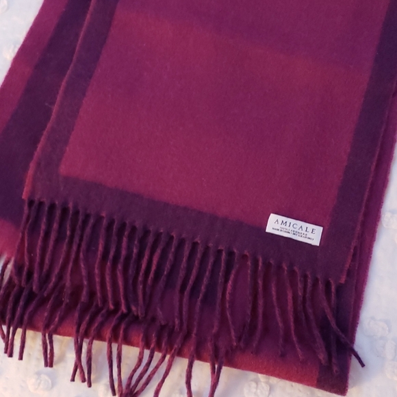 Never worn pure cashmere fringed Amicale scarf - Picture 2 of 4